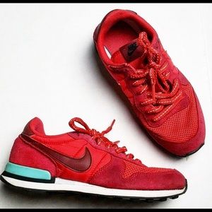 Nike Women’s Internationalist